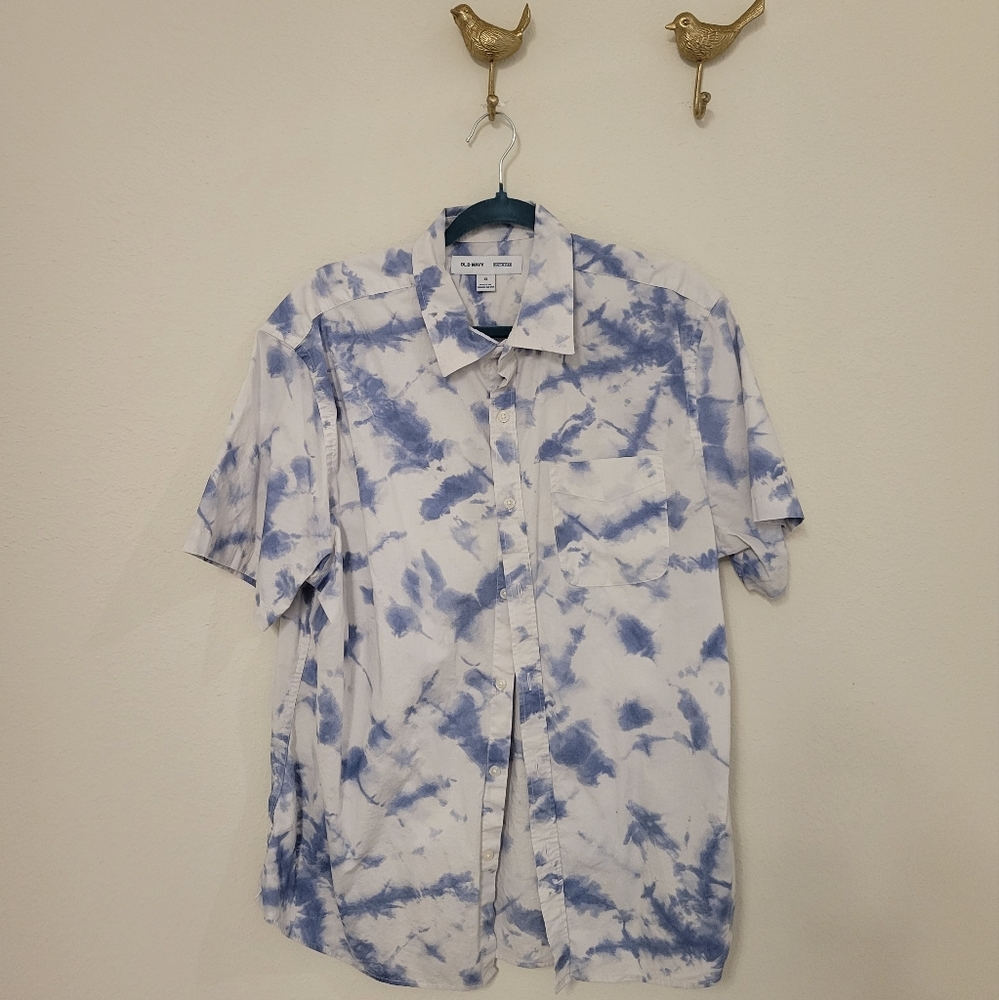 Old Navy short sleeve button up shirt
